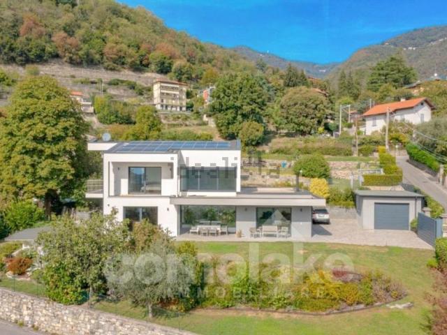 Case e ville in vendita di 280 m² in Via Vittorio Veneto