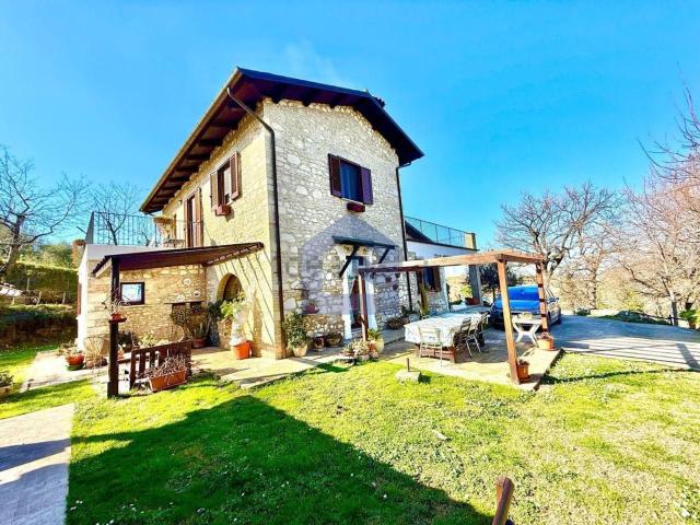 Case e ville in vendita di 280 m² in Contrada Dendalo, 22