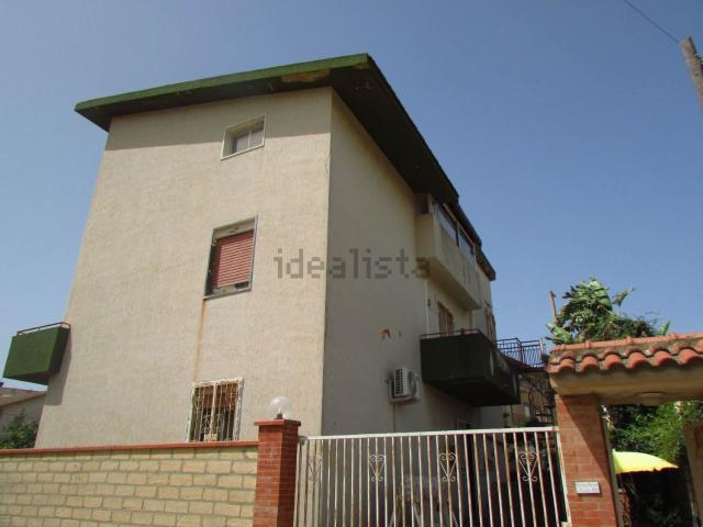 Case e ville in vendita di 280 m² in Corso Accursio Miraglia, 19