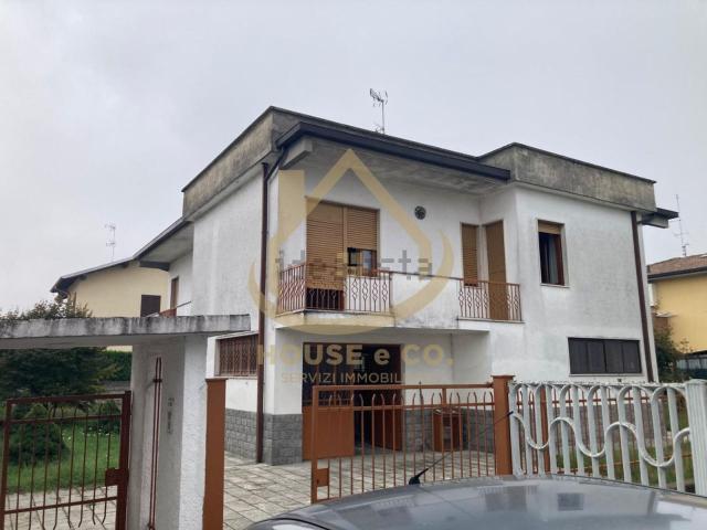 Case e ville in vendita di 280 m² in Corso Genova