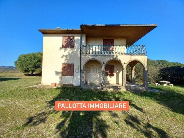 Case e ville in vendita di 280 m² in Strada pedemontana, 93