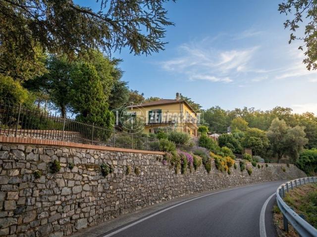 Case e ville in vendita di 280 m² in Strada Provinciale 18