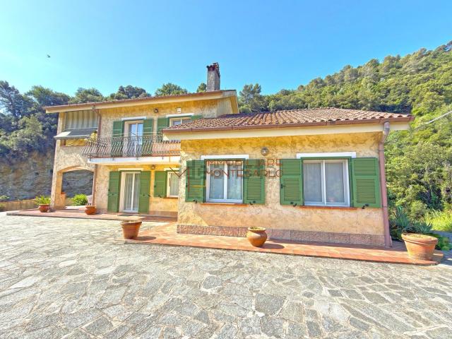 Case e ville in vendita di 280 m² in Strada Provinciale 68