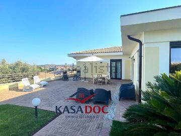 Case e ville in vendita di 281 m²