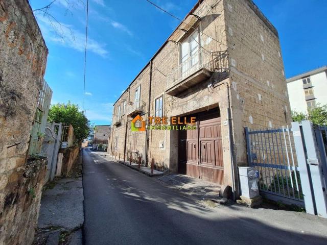 Case e ville in vendita di 281 m² in Via Luigi Settembrini, 19