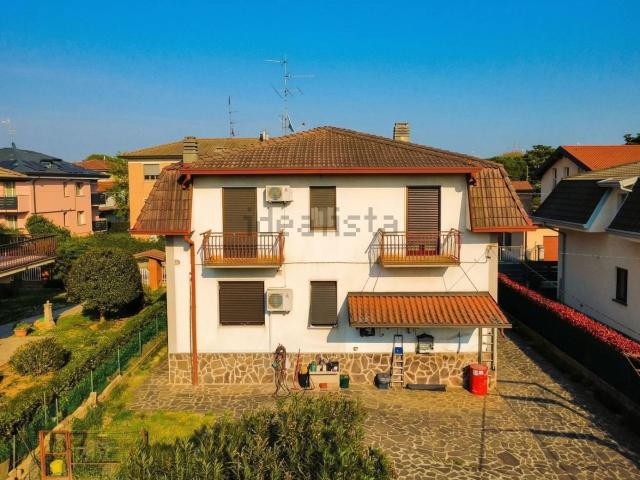Case e ville in vendita di 281 m² in Via San Donato