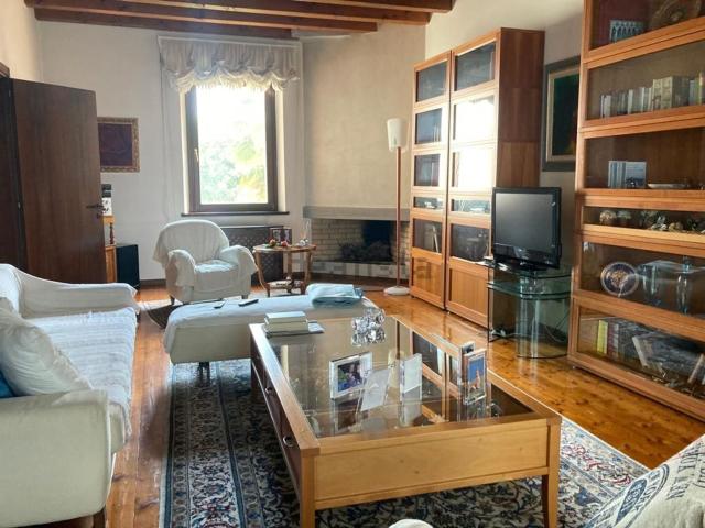 Case e ville in vendita di 281 m² in Viale Trieste, 16
