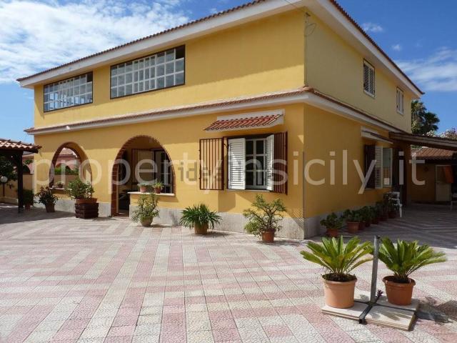 Case e ville in vendita di 282 m²