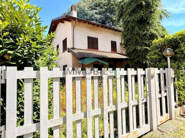 Case e ville in vendita di 282 m² in Via Carso
