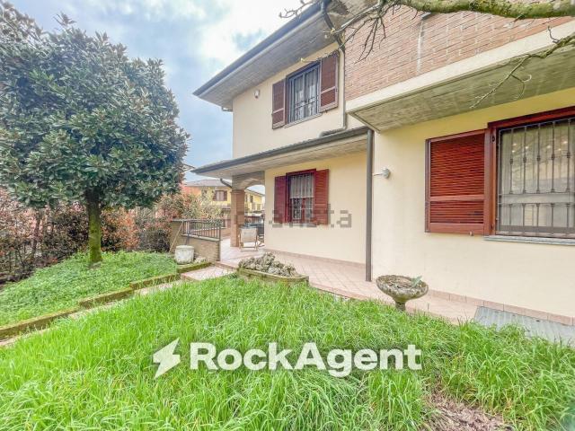 Case e ville in vendita di 282 m² in Via Gabriele d&apos Annunzio, 7