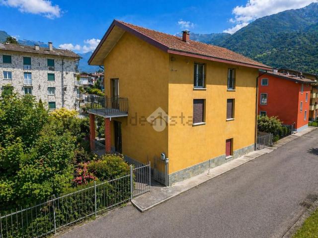 Case e ville in vendita di 282 m² in Via del Vecchio Macello