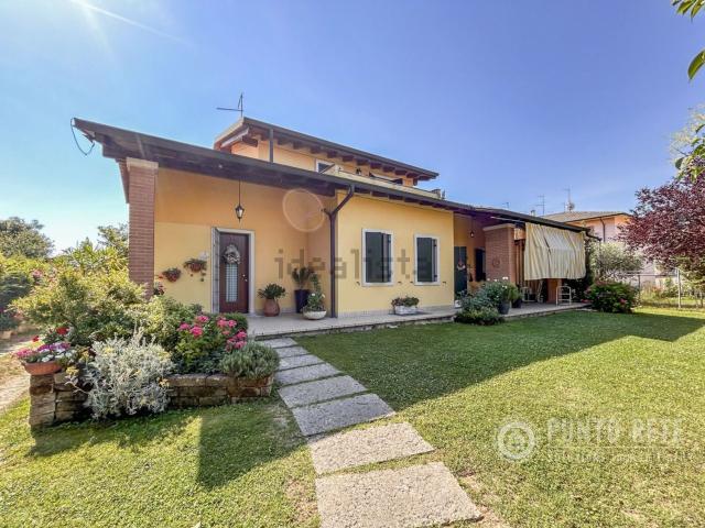 Case e ville in vendita di 282 m² in Via Ex Internati, 7