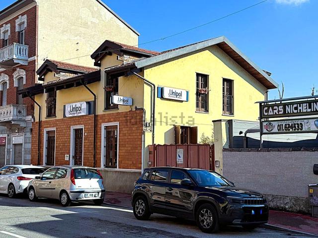 Case e ville in vendita di 282 m² in Via Torino, 115