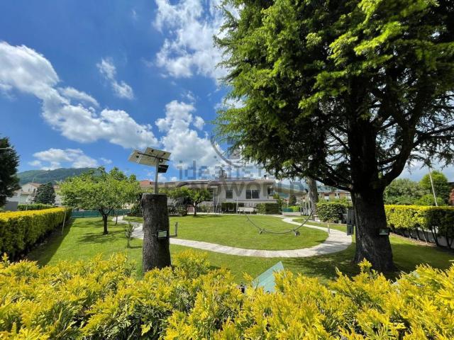 Case e ville in vendita di 283 m² in Via Marano