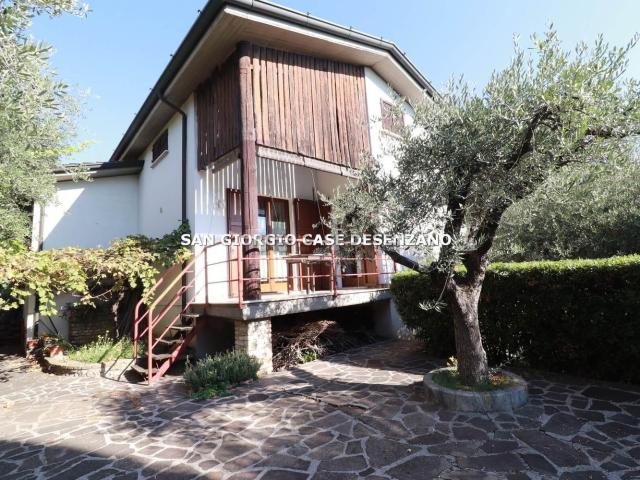 Case e ville in vendita di 283 m²