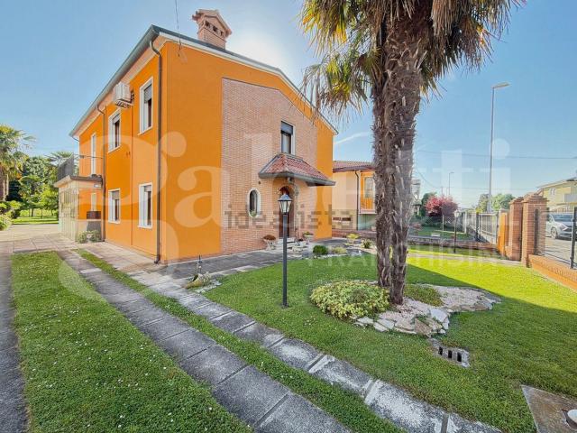 Case e ville in vendita di 283 m²