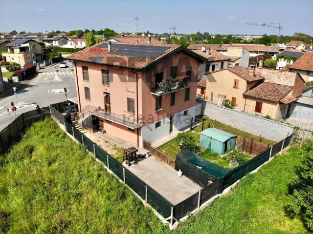 Case e ville in vendita di 283 m² in Via Don Luigi Sterzi, 2