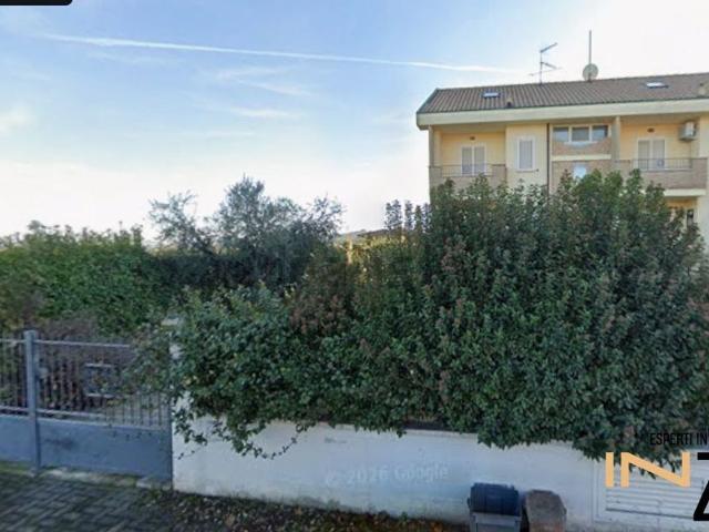 Case e ville in vendita di 283 m² in Via Pietro Nenni, 56