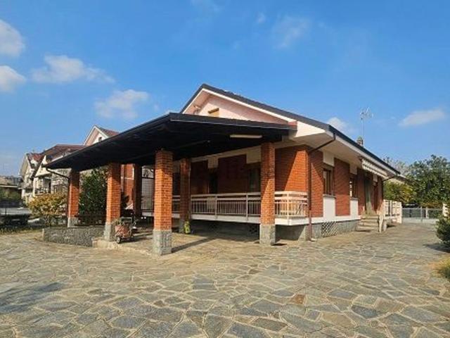 Case e ville in vendita di 283 m² in Viale dei Tigli, 45
