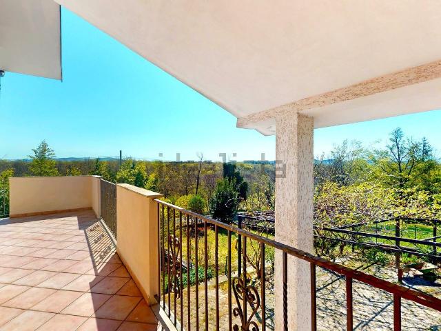 Case e ville in vendita di 283 m² in Frazione zolla, 60
