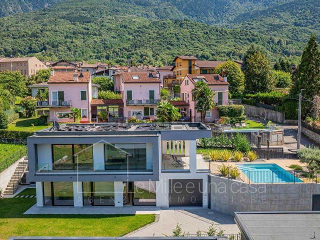 Case e ville in vendita di 344 m² in Via Perlino