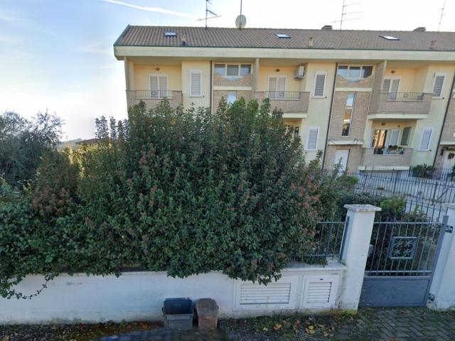 Case e ville in vendita di 284 m² in Via Pietro Nenni