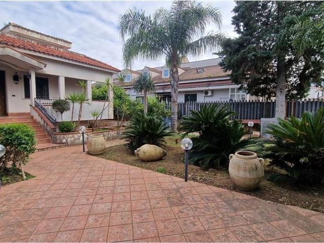 Case e ville in vendita di 284 m² in Fondo Petix