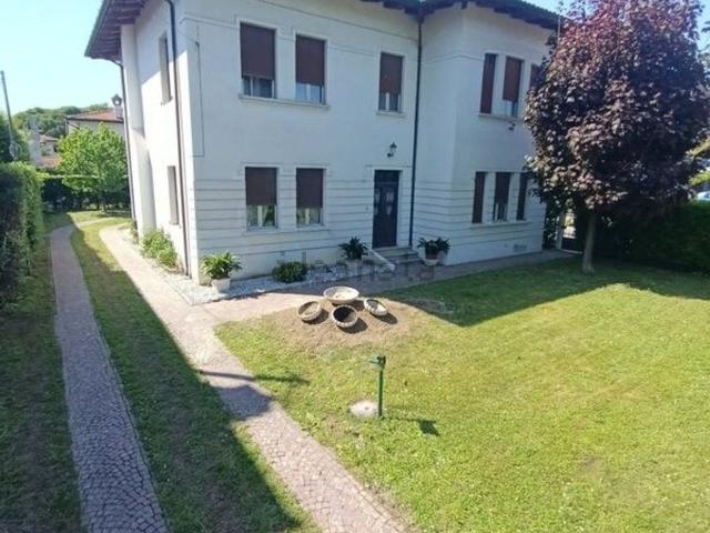 Case e ville in vendita di 285 m²