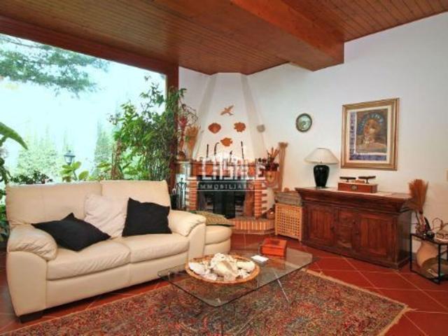 Case e ville in vendita di 285 m² in Via di Magnale