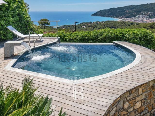 Case e ville in vendita di 285 m² in Via Cornice del Capo, 8