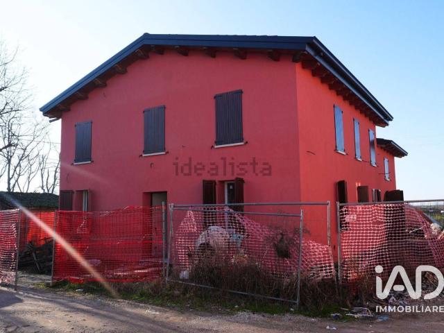Case e ville in vendita di 285 m² in Via Borgoferro, 46