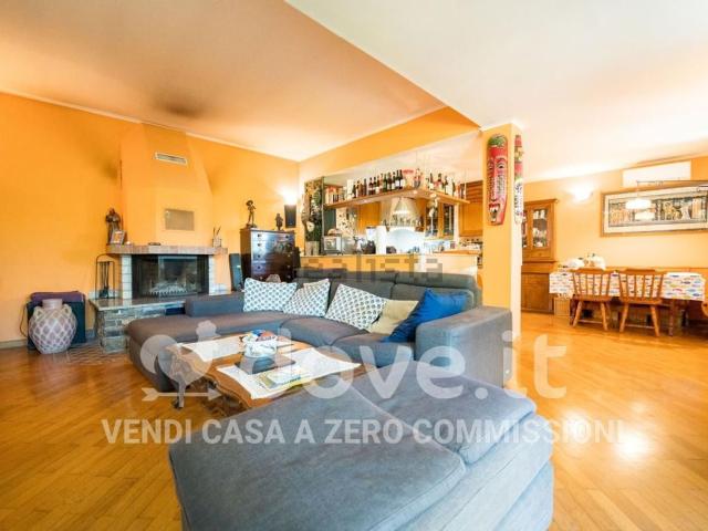 Case e ville in vendita di 285 m² in Via Bellavista, 12