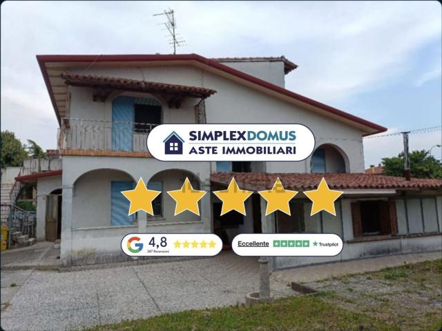 Case e ville in vendita di 285 m² in Via Don Sturzo