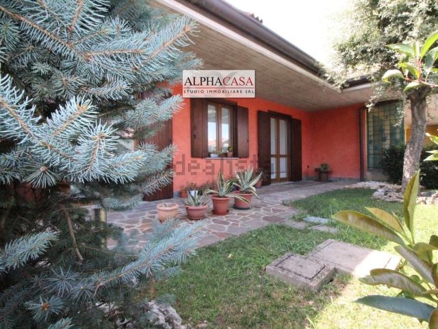 Case e ville in vendita di 285 m² in Via Dordo