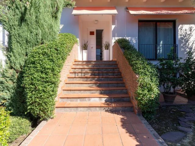 Case e ville in vendita di 285 m² in Via di Pianezzoli, 50053