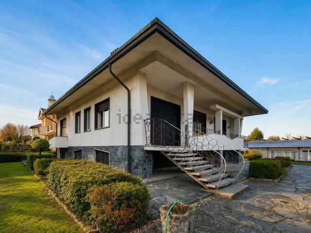 Case e ville in vendita di 285 m² in Via Filippo Gerbino, 20
