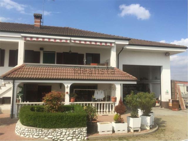 Case e ville in vendita di 285 m² in Via Petrarca
