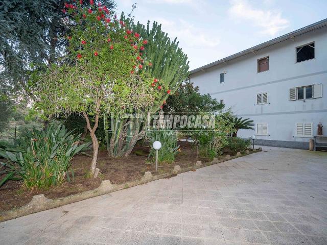 Case e ville in vendita di 285 m² in Via Torrente Curcuraci Guardia, 95