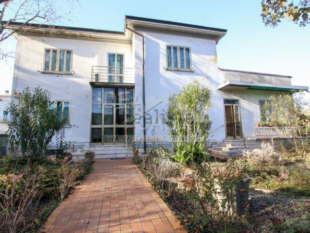 Case e ville in vendita di 285 m² in Via Trento e Trieste, 53