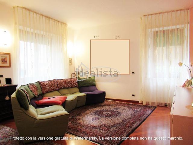 Case e ville in vendita di 285 m² in Viale Marcello Federici, 136