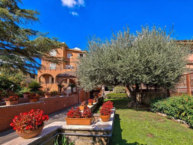 Case e ville in vendita di 286 m² in Via del casale d&apos Antoni