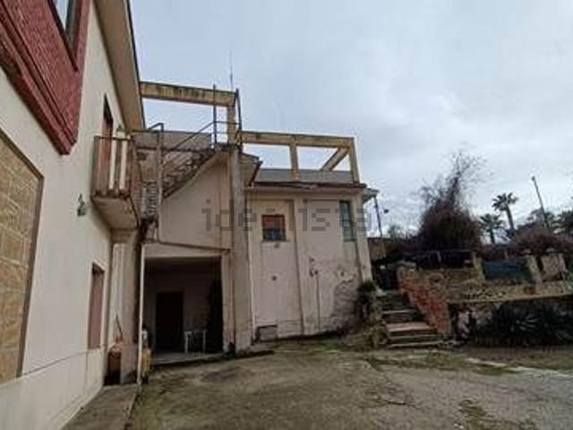 Case e ville in vendita di 286 m² in Via Firrio, 14