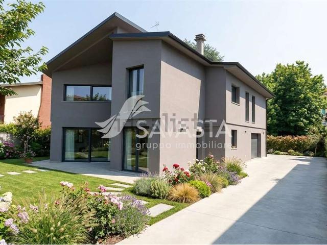 Case e ville in vendita di 286 m² in Via Possessione, 16