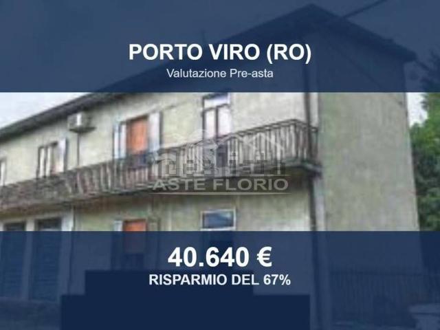 Case e ville in vendita di 286 m² in Via Trento, 127