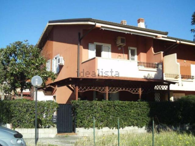 Case e ville in vendita di 286 m² in Viale Vincenzo Gattoleo