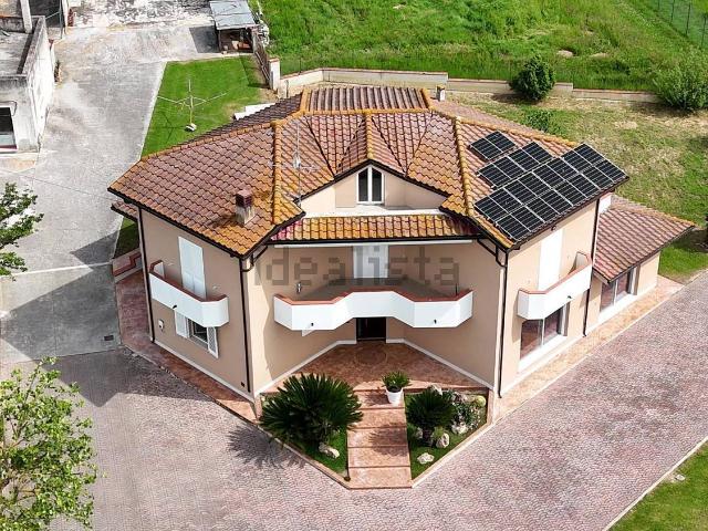 Case e ville in vendita di 287 m²