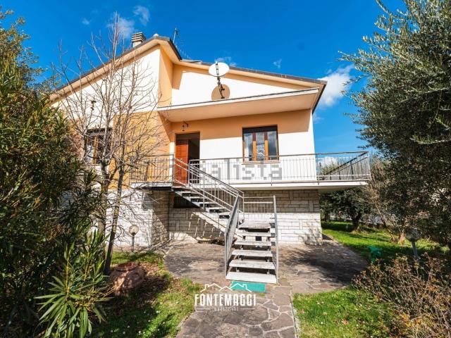 Case e ville in vendita di 287 m²