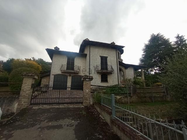 Case e ville in vendita di 287 m²