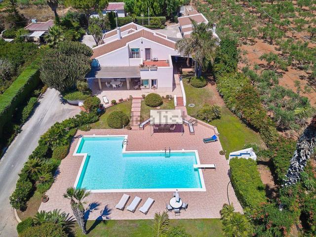 Case e ville in vendita di 287 m² in Via Tunisi, 845