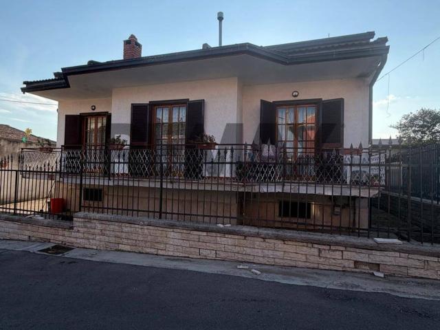 Case e ville in vendita di 287 m² in Vico Nuovo, 35